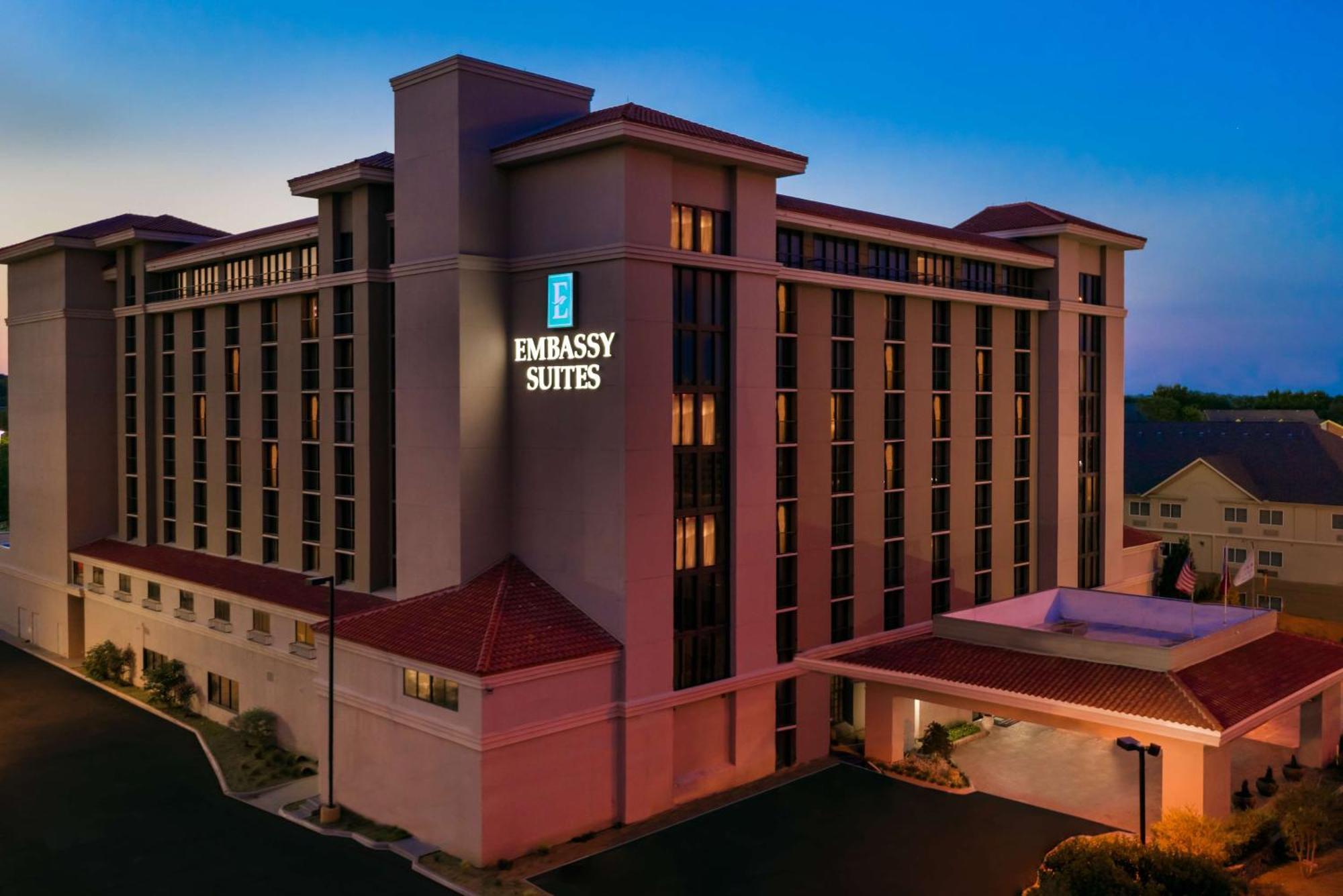 Embassy Suites Dallas - Park Central Area Exterior foto